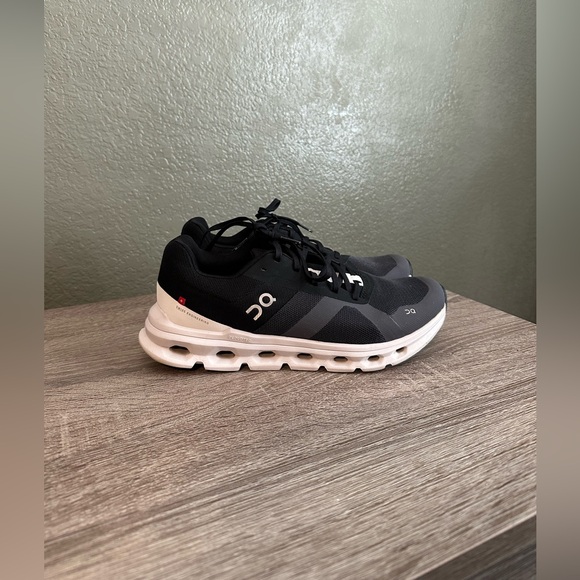 On cloud men’s black eclipse cloudrunners size 9 - Picture 1 of 7